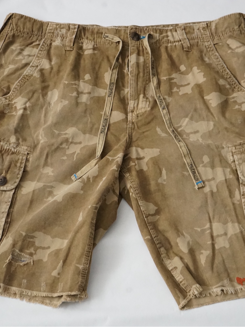True Religion Camo Cargo Shorts 40 Distressed Orange Stitch Y2k Streetwear